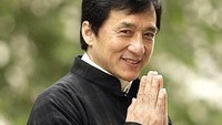 Melalui akun Instagram resminya yaitu @jackiechan, pria 65 tahun ini mengatakan dirinya baik-baik saja. Terima kasih atas perhatian semua pihak. Saya dalam kondisi aman dan sangat sehat, tulisnya. Foto: Istimewa