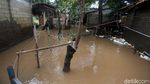 Penampakan Permukiman Cipinang Melayu yang Masih Tergenang Banjir