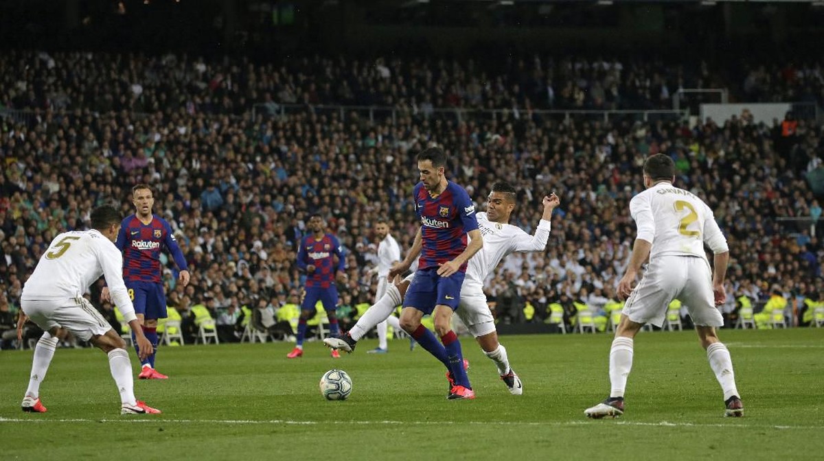 RFEF tak mau main kira-kira soal kapan LaLiga dilanjutkan. (Foto: AP/Andrea Comas)