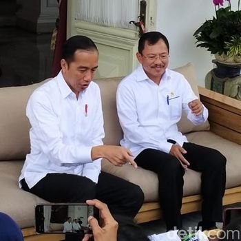 Presiden Joko Widodo dan Menteri Kesehatan Terawan Agus Saputra angkat bicara soal 2 orang positif corona di Indonesia