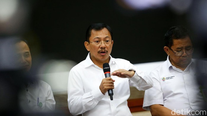 Menkes Terawan terus memantau kondisi 2 WNI yang positif virus corona. Kondisi kedua orang itu pun dilaporkan cukup baik.