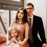 Selebgram Rusia Ekaterina Didenko tengah dilanda duka. Suaminya Valentin Didenko tewas keracunan setelah menghirup uap dry ice.  Foto: dok. Instagram