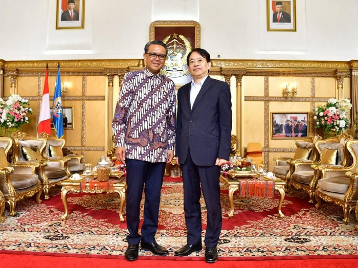 Gubernur Sulawesi Selatan (Sulsel) Nurdin Abdullah menerima kunjungan kerja Presiden Asian Development Bank (ADB) Masatsugu Asakawa (dok. Istimewa)
