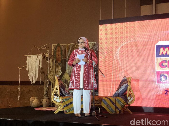 Anies baswedan cium tangan istri Anies baswedan cium tangan istri