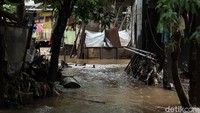 Ketinggian air di kawasan itu bervariasi, mulai 71 hingga 150 cm.