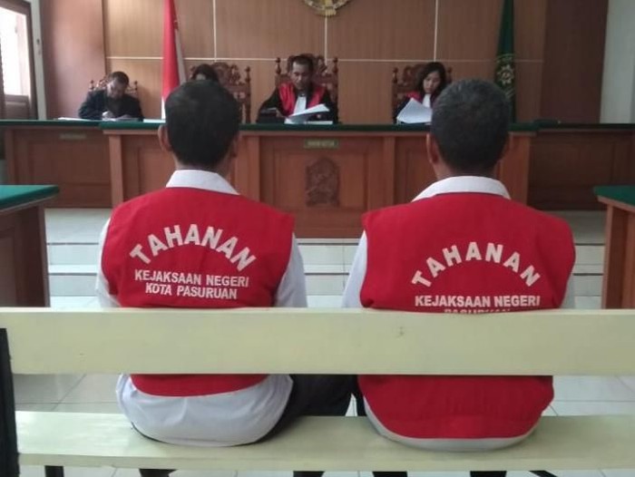 Dua Terdakwa Kasus Ambruknya SDN Gentong Dituntut 3,6 Tahun penjara