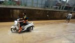 Penampakan Permukiman Cipinang Melayu yang Masih Tergenang Banjir