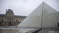 Dilaporkan sekitar 300 staf berkumpul dan memutuskan untuk tidak membuka museum. Keputusan ini disebut membuat banyak calon pengunjung kecewa.