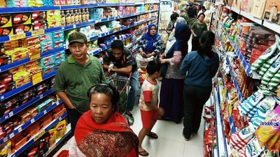Efek Corona, Pembeli di Pusat Perbelanjaan Naga Masih Normal