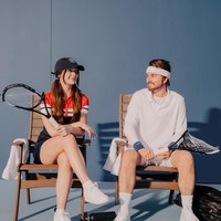 Banyak orang yang menyadari kehadirkan Loren di video klip The Man karena wanita tersebut memang cukup populer belakangan, terutama di TikTok. Ia punya hampir 40 juta pengikut di TikTok dan sebelumnya juga eksis di Instagram dan musical.ly.  Foto: Instagram @loren