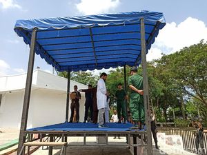Kepergok Mesum di Hotel, Kepala SMA-Wakil di Aceh Dicambuk 25 Kali
