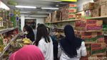 Imbas Corona, Mie Instan-Minyak Goreng di Swalayan Ludes