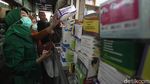 Geger Corona di RI, Warga Borong Masker dan Hand Sanitizer