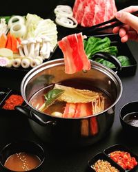 Slruppp! Hangatkan Badan dengan Shabu-shabu Komplet di Sini