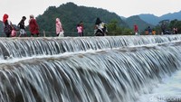 Kapalo Banda adalah sungai yang dibendung untuk keperluan irigasi namun dalam perkembangnnya menjadi objek wisata dan banyak dikunjungi wisatawan.