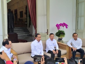 Dua WNI Positif Corona, Kenapa Jokowi Tetap Ngotot Tarik Wisman?