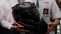 Helm pintar Andasya atau Gatotkatja itu memiliki beragam keunggulan seperti alarm pengingat kancing helm, kamera, interkom untuk komunikasi, panel surya isi baterai, lampu belakang helm dan GPS yang terkoneksi telepon pintar.
