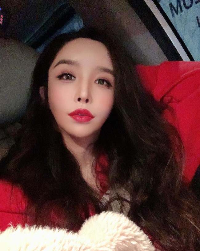 Tak sedikit yang mengatakan bahwa kecantikan Harisu melebihi wanita seutuhnya. Meski begitu, Harisu tetap menerima bully dan komentar negatif dari masyarakat Korea. Foto: Dok. Instagram