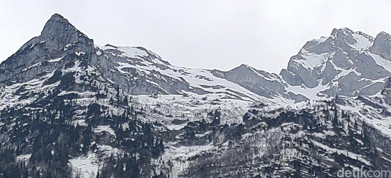 Hasil Foto Oppo Find X2 di Italia-Swiss