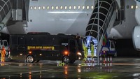 Pemerintah mengevakuasi 69 WNI kru kapal pesiar Diamond Princess dari Yokohama, Jepang. 