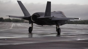Elon yakin drone semacam itu bakal menang melawan F-35. F-35 tidak akan punya peluang melawannya, begitu opininya. Foto: Getty Images