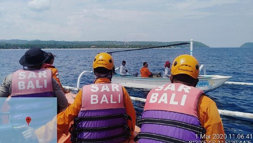 Warga negara asal Rusia, Alexandr Che (39), yang hilang saat melakukan sparefishing di Batu Abah, Nusa Penida, Klungkung, belum juga ditemukan. Tim SAR sudah melakukan pencarian selama tujuh hari sejak dikabarkan turis tersebut hilang.