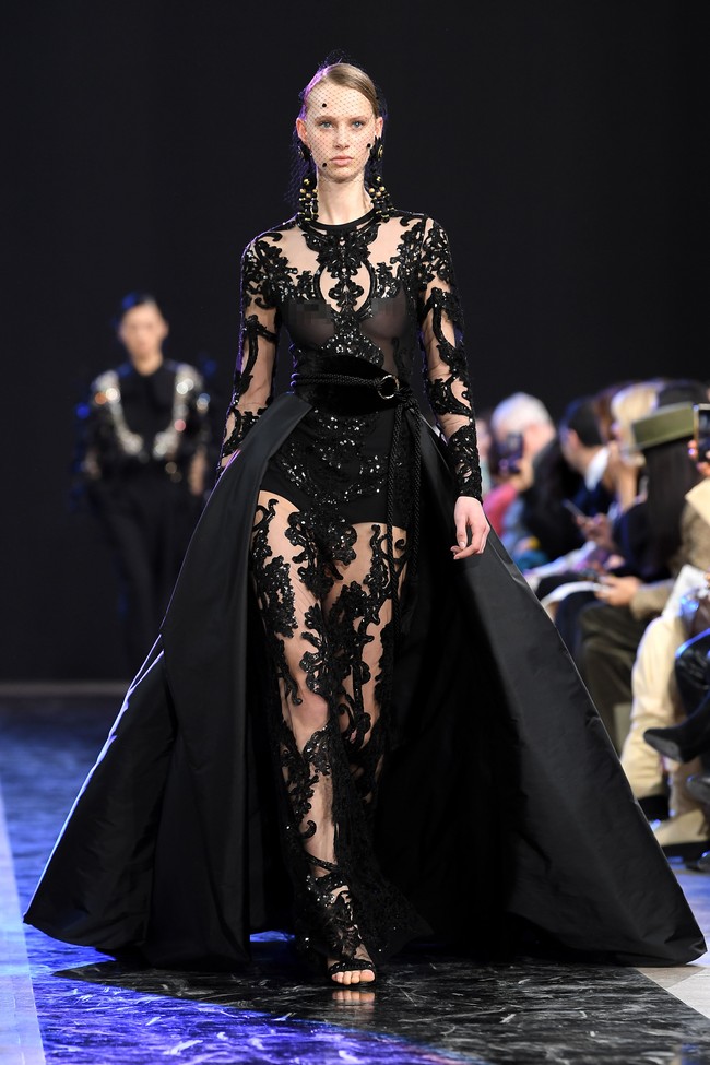 Elie Saab menampilkan koleksi busana musim gugur di Paris Fashion Week 2020, Paris, Prancis, Sabtu [29/2/2020]. Photo by Pascal Le Segretain/Getty Images.
