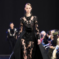 Elie Saab menampilkan koleksi busana musim gugur di Paris Fashion Week 2020, Paris, Prancis, Sabtu [29/2/2020]. Photo by Pascal Le Segretain/Getty Images.