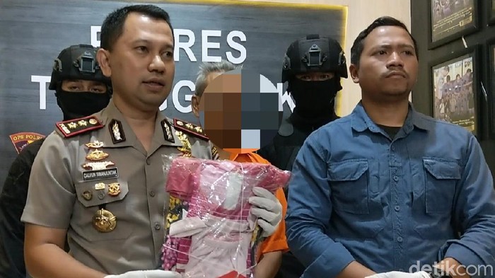 Polisi mengamankan pria di Trenggalek yang diduga melakukan pencabulan terhadap seorang bocah 10 tahun. Korban merupakan tetangganya sendiri.
