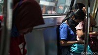 Perlu diketahui saat ini Staf Khusus Bidang Komunikasi Kemenhub Adita Irawati mengatakan, hari ini pihaknya akan segera melakukan rapat kordinasi untuk menyusun strategi pencegahan penyebaran virus corona lewat transportasi umum.