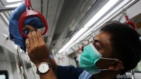 Hand strap atau pegangan yang paling sering dibersihkan.