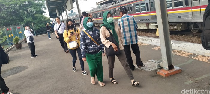 KRL depok-kota