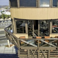 Area balkon untuk menikmati suasana dan panorama pantai di sekitaran rumah. (Foto: Dok. Tripadvisor)