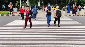 Berbekal kamera pintar Xiaomi Note 10 Pro, tim detikINET berusaha mencoba menangkap fenomena yang cukup menggemparkan dunia.