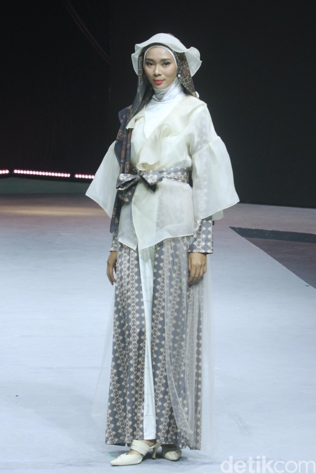 Etu by Restu Anggraini menampilkan koleksi terbaru di Muslim Fashion Festival 2020, Jakarta Convention Center, Jakarta. Sabtu [22/2/2020]. Foto: Mohammad Abduh/Wolipop