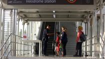 Penumpang LRT Velodrome Jalani Pemeriksaan Suhu Tubuh