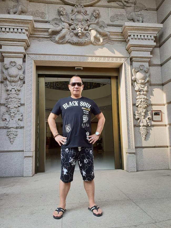 Pengakuan Hu ini pun jadi kontroversi di Taiwan karena poligami dilarang di negeri tersebut. Hu diketahui hanya menikah secara sah dengan salah satu istrinya. Foto: Facebook