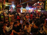 Amigos Bar & Cantina Jadi Sorotan Sebagai Lokasi Penularan Virus Corona