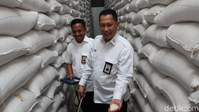 Direktur Utama Perum Bulog Budi Waseso di Bandung