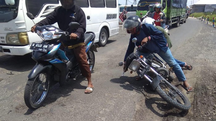 jalan lubang di gresik