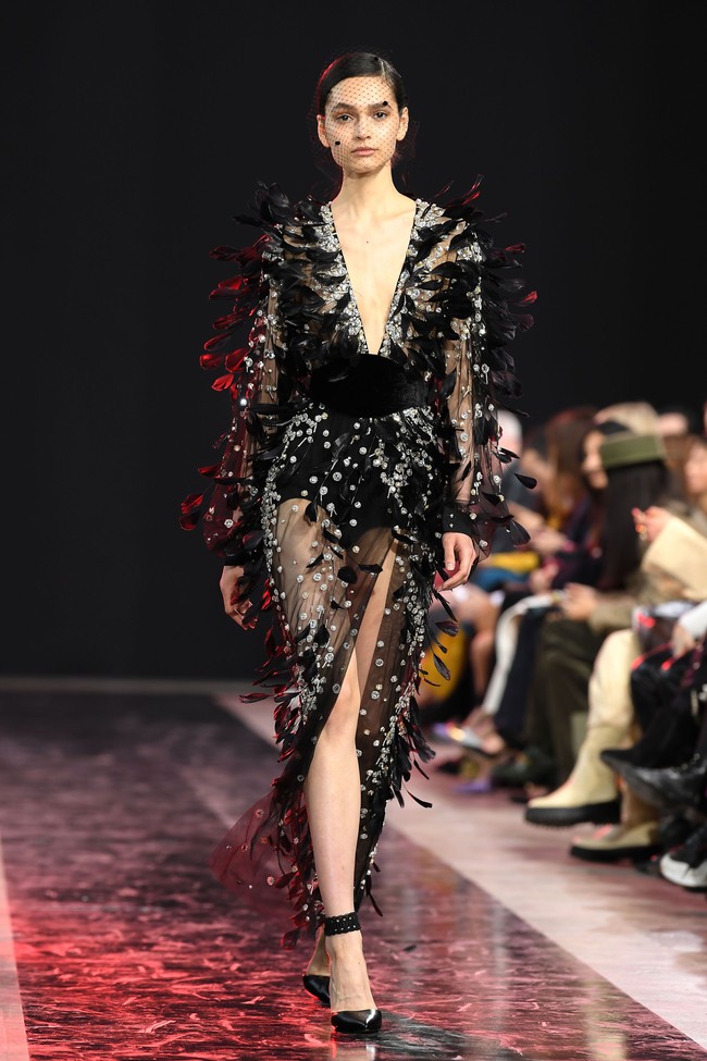 Elie Saab menampilkan koleksi busana musim gugur di Paris Fashion Week 2020, Paris, Prancis, Sabtu [29/2/2020]. Photo by Pascal Le Segretain/Getty Images.