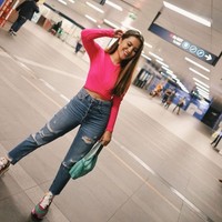 Tak banyak yang tahu jika ternyata Marsha Aruan juga memiliki darah keturunan Batak. Wanita kelahiran 24 Oktober 1996 itu memang memiliki paras cantik yang imut. Pesonanya tak jarang bikin orang yang melihatnya pun jadi terpikat. Foto: Instagram @aruanmarsha