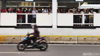 Sayang, satu kekurangannya saat dicoba adalah kecepatan fokus menangkap objek yang sedikit lebih lambat dibanding kan dengan kamera ponsel lainnya.