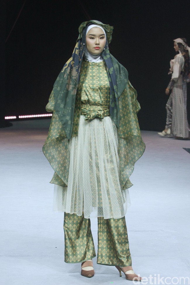 Etu by Restu Anggraini menampilkan koleksi terbaru di Muslim Fashion Festival 2020, Jakarta Convention Center, Jakarta. Sabtu [22/2/2020]. Foto: Mohammad Abduh/Wolipop