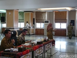 Wagub Ijeck Minta Warga Sumut Tak Timbun Masker-Sembako Gegara Panik Corona