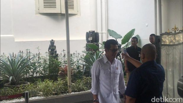 Menteri-menteri Jokowi Juga Diperiksa Suhu Tubuhnya di Istana