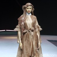 Etu by Restu Anggraini menampilkan koleksi terbaru di Muslim Fashion Festival 2020, Jakarta Convention Center, Jakarta. Sabtu [22/2/2020]. Foto: Mohammad Abduh/Wolipop