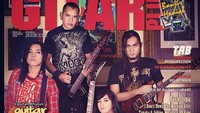 Di awal kariernya, Prisa Rianzi dikenal sebagai gitaris wanita di Indonesia. Dok. Instagram/prisarianzi