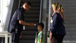 Penumpang LRT Velodrome Jalani Pemeriksaan Suhu Tubuh