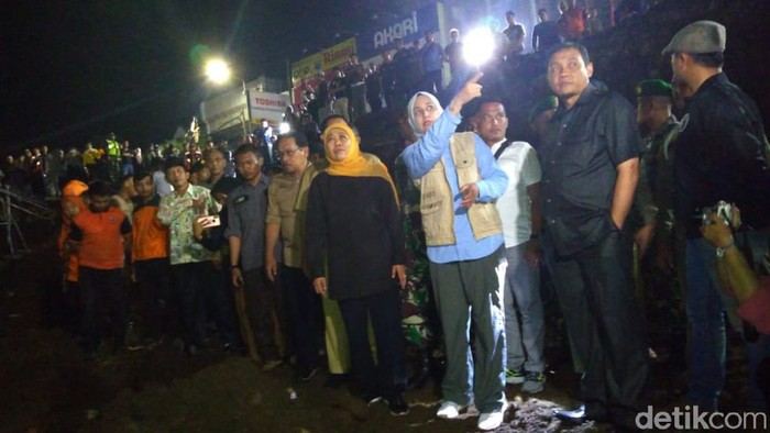 Gubernur Jatim Tinjau Lokasi Ruko Akibat Jalan Anbles di Jember